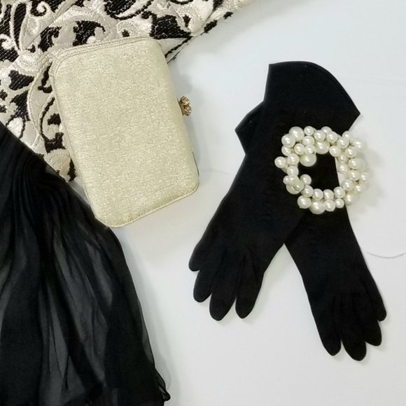 FIND THESE BEAUTIES & SO MUCH MORE IN MY CLOSET! - Picture 4 of 5